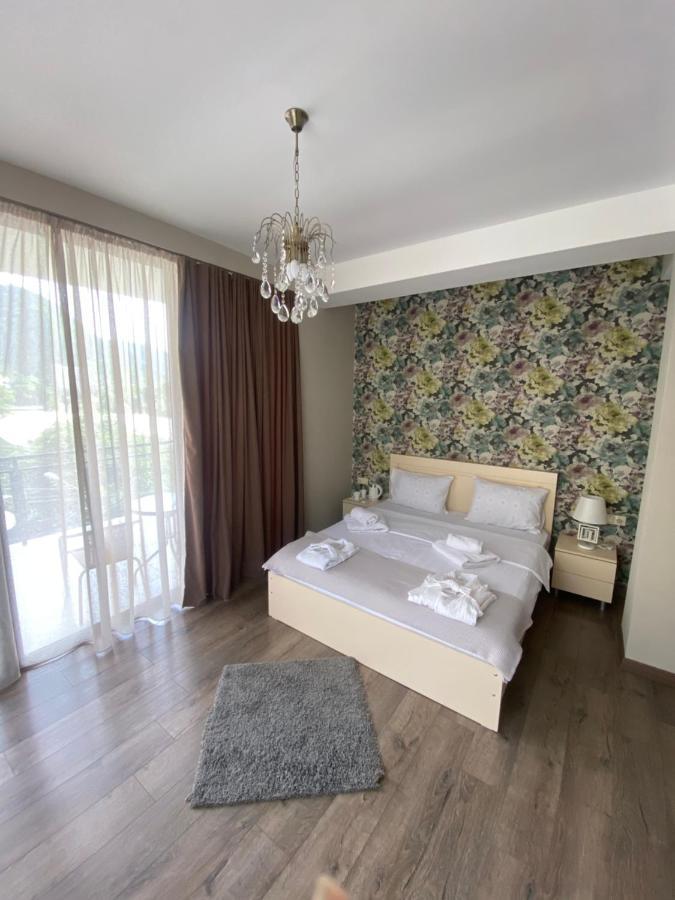 Borjomi Central Hotel Ngoại thất bức ảnh