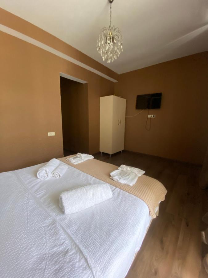 Borjomi Central Hotel Ngoại thất bức ảnh