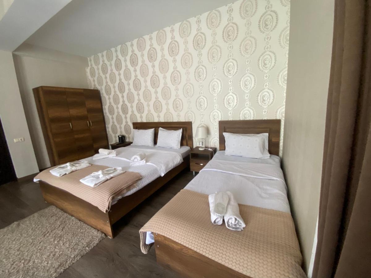 Borjomi Central Hotel Ngoại thất bức ảnh
