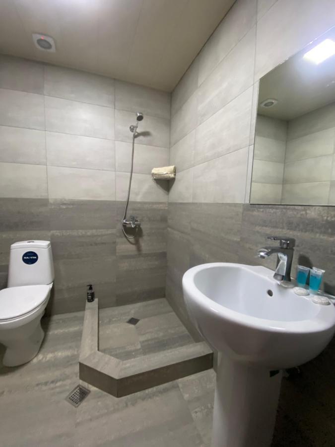 Borjomi Central Hotel Ngoại thất bức ảnh